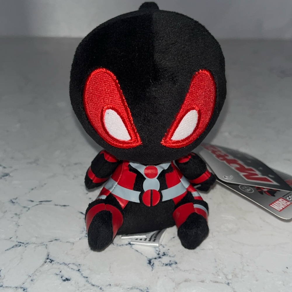 Marvel Mopeez Deadpool Plush